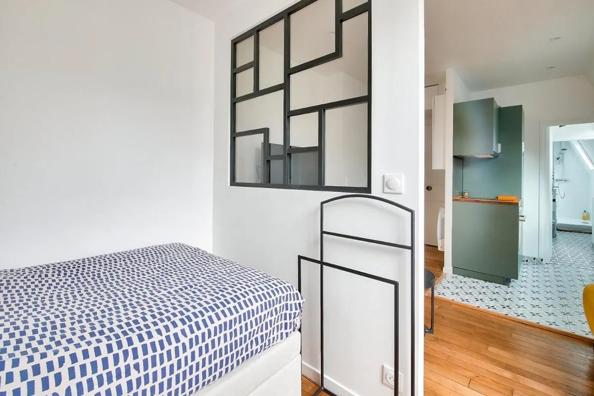 Apartment Cosy Appart Coeur De Paris 2 Pers France